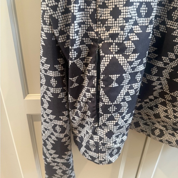 Geometric Patterned Sweatshirt - Picture 5 of 6